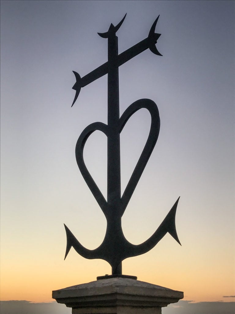 Croix Camarguaise Notre-Dame de la Garde - Marseille